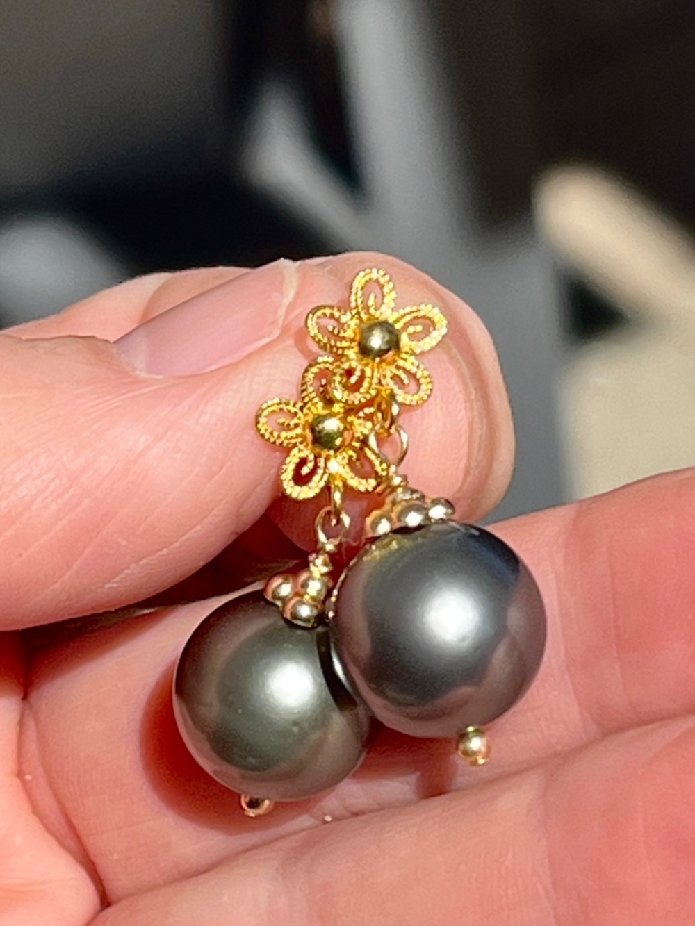 14k Solid Gold BlackTahitian 13mm Round Pearl Earrings Filigree Style Drops NWOT